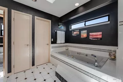 Bath - 114 Condor Ct, Bodega Bay, CA 94923 photo 1 of 6