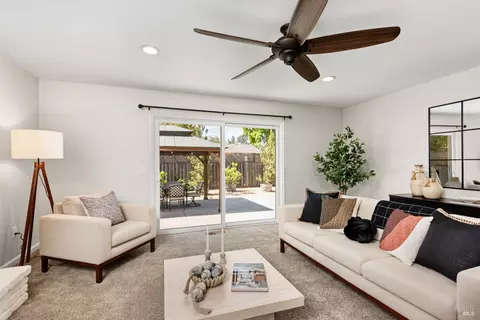6191 Santa Clara Pl, Rohnert Park, CA 94928