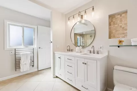 Bath - 138 Kipling Dr, Mill Valley, CA 94941 photo 2 of 4