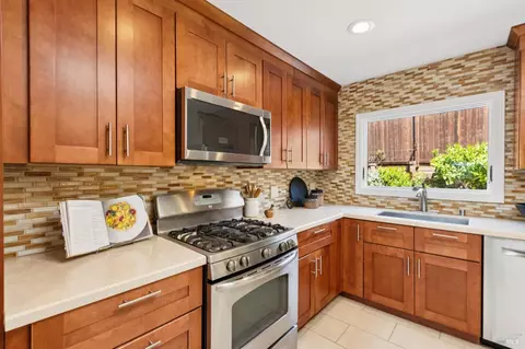 Kitchen - 138 Kipling Dr, Mill Valley, CA 94941 photo 5 of 5