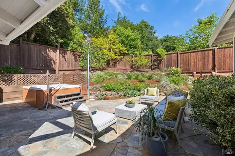 Exterior - 138 Kipling Dr, Mill Valley, CA 94941 photo 6 of 16