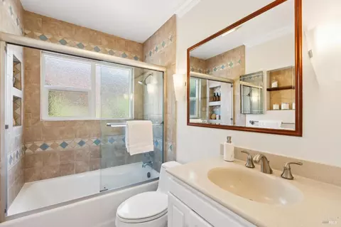 Bath - 138 Kipling Dr, Mill Valley, CA 94941 photo 4 of 4