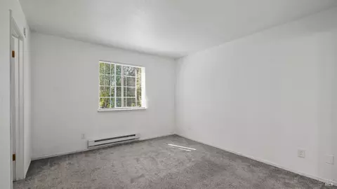 Bedroom - 451 Lighthouse Dr, Vallejo, CA 94590 photo 5 of 8