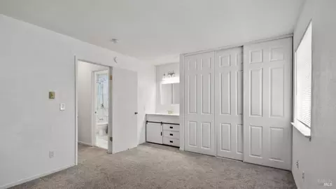 Bedroom - 451 Lighthouse Dr, Vallejo, CA 94590 photo 4 of 8
