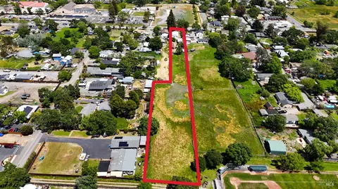 1047 S Wright Rd, Santa Rosa, CA 95407