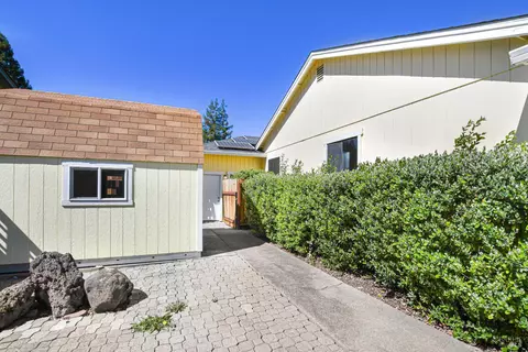 Exterior - 186 Barrio Way, Windsor, CA 95492 photo 20 of 24