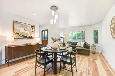 Dining - 186 Barrio Way, Windsor, CA 95492 photo 2 of 5