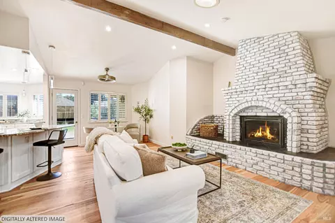 Living - 186 Barrio Way, Windsor, CA 95492 photo 2 of 5