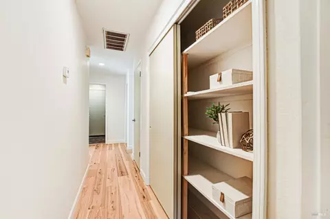 Entry Way - 186 Barrio Way, Windsor, CA 95492 photo 5 of 5