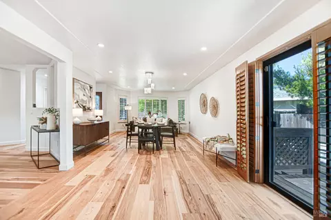 Dining - 186 Barrio Way, Windsor, CA 95492 photo 3 of 5