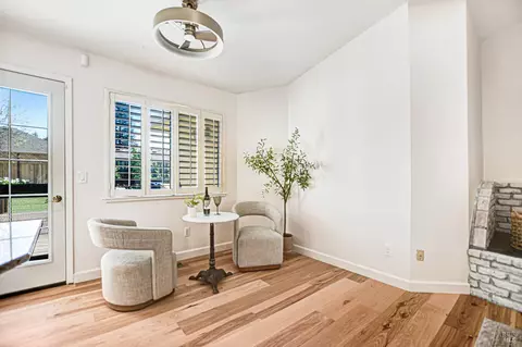 Dining - 186 Barrio Way, Windsor, CA 95492 photo 1 of 5