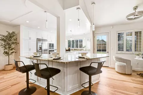 Kitchen - 186 Barrio Way, Windsor, CA 95492 photo 10 of 10