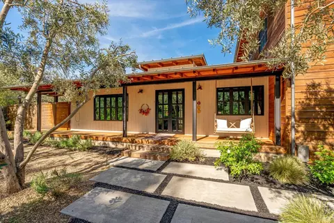 1580 Hillview Pl, Saint Helena, CA 94574