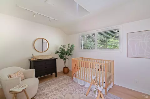 Bedroom - 21 Hillside Ave, Kentfield, CA 94904 photo 6 of 6