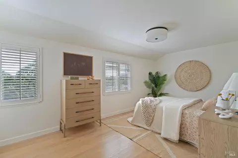 Bedroom - 21 Hillside Ave, Kentfield, CA 94904 photo 4 of 6