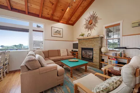 Living - 1534 Highway 1, Bodega Bay, CA 94923 photo 2 of 4