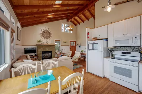 Dining - 1534 Highway 1, Bodega Bay, CA 94923 photo 2 of 2