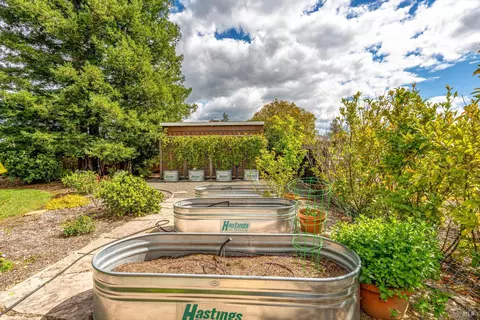 Exterior - 960 Lark Ave, Sonoma, CA 95476 photo 10 of 13