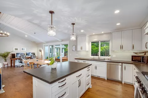 Kitchen - 960 Lark Ave, Sonoma, CA 95476 photo 4 of 6