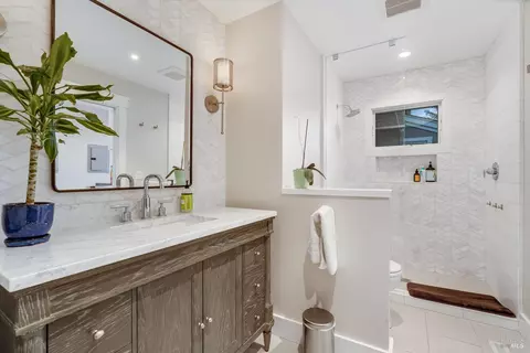 Bath - 960 Lark Ave, Sonoma, CA 95476 photo 1 of 4