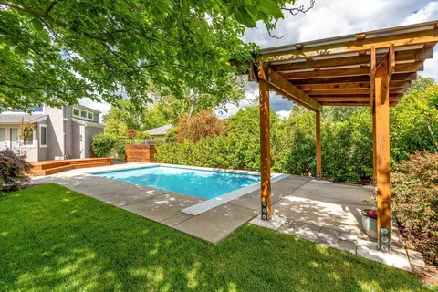 Exterior - 960 Lark Ave, Sonoma, CA 95476 photo 8 of 13