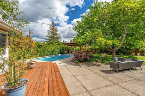 Exterior - 960 Lark Ave, Sonoma, CA 95476 photo 2 of 13