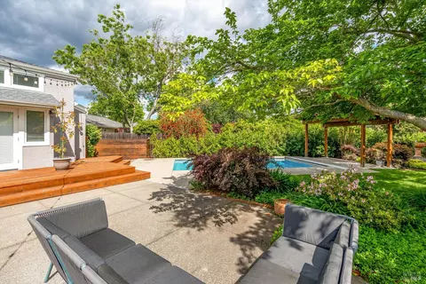 Exterior - 960 Lark Ave, Sonoma, CA 95476 photo 12 of 13