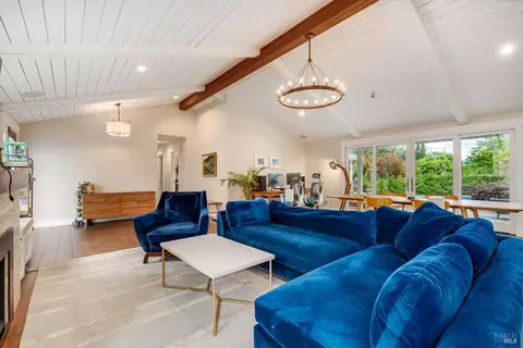 Living - 960 Lark Ave, Sonoma, CA 95476 photo 2 of 3