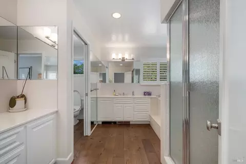 Bath - 960 Lark Ave, Sonoma, CA 95476 photo 3 of 4