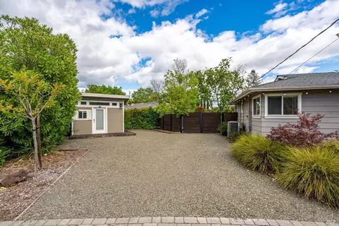 Exterior - 960 Lark Ave, Sonoma, CA 95476 photo 4 of 13