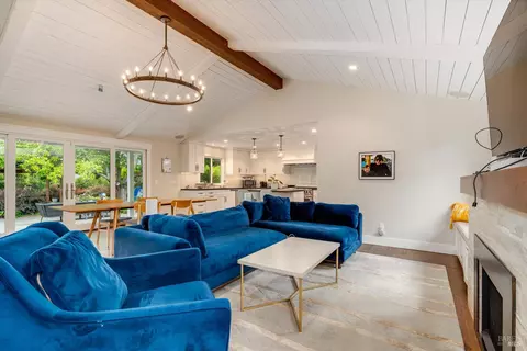 Living - 960 Lark Ave, Sonoma, CA 95476 photo 1 of 3