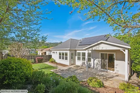 9216 Oak Trail Cir, Santa Rosa, CA 95409