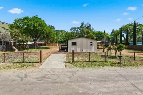 2796 8th St, Clearlake, CA 95422