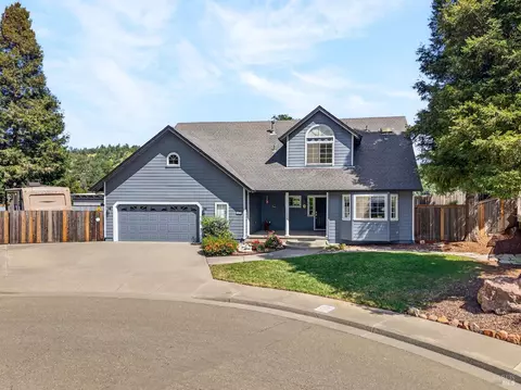 586 Hillside Dr, Cloverdale, CA 95425