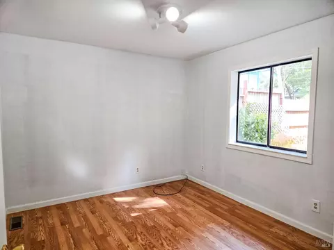 Bedroom - 2043 Primrose Dr, Willits, CA 95490 photo 2 of 3