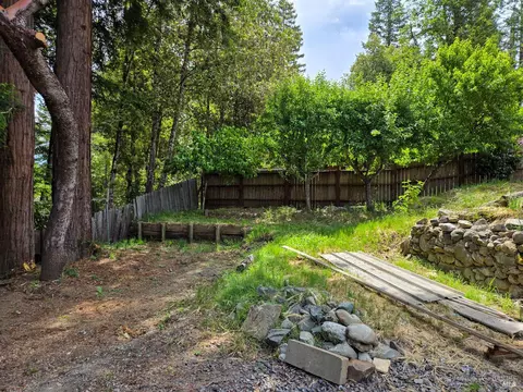 Exterior - 2043 Primrose Dr, Willits, CA 95490 photo 7 of 10