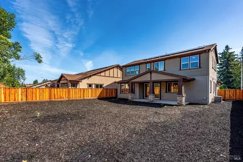 3461 Ruston Ln, Napa, CA 94558