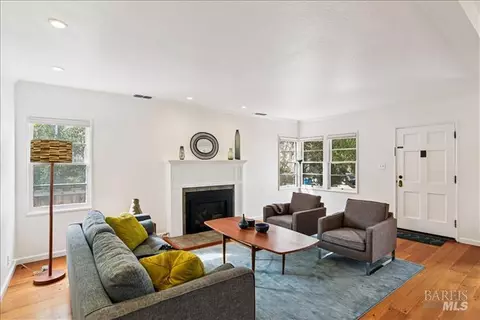 Living - 1445-1447 Ohio St, Vallejo, CA 94590 photo 1 of 1