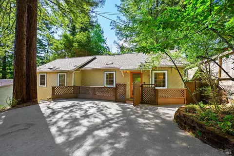 17276 Summit Ave, Guerneville, CA 95446