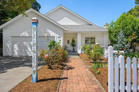 450 Florence Ave, Sebastopol, CA 95472
