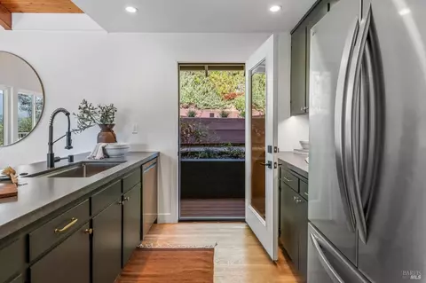 Kitchen - 120 E Manor Dr, Mill Valley, CA 94941 photo 7 of 8
