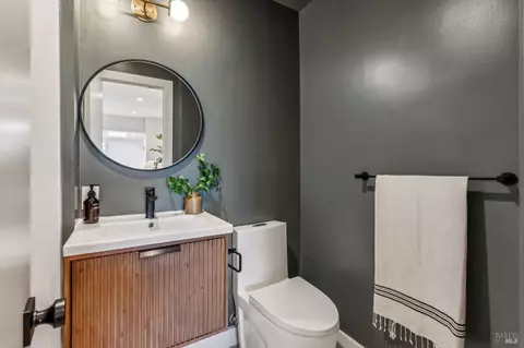 Bath - 120 E Manor Dr, Mill Valley, CA 94941 photo 3 of 3