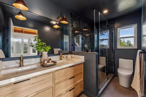 Bath - 120 E Manor Dr, Mill Valley, CA 94941 photo 1 of 3