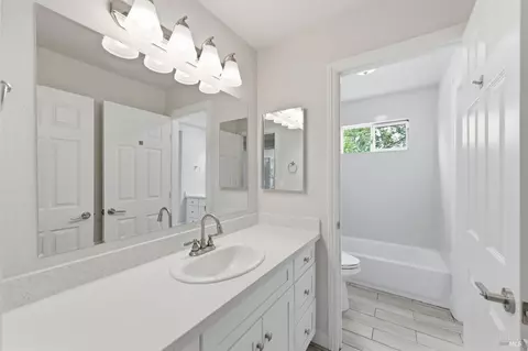 Bath - 5226 Pavilion Ct, Fairfield, CA 94534 photo 4 of 4