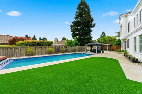 Exterior - 5226 Pavilion Ct, Fairfield, CA 94534 photo 8 of 10