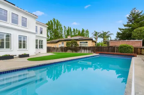 Exterior - 5226 Pavilion Ct, Fairfield, CA 94534 photo 6 of 10