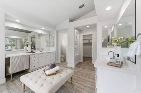Entry Way - 5226 Pavilion Ct, Fairfield, CA 94534 photo 6 of 7