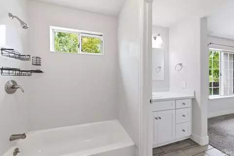 Bath - 5226 Pavilion Ct, Fairfield, CA 94534 photo 3 of 4