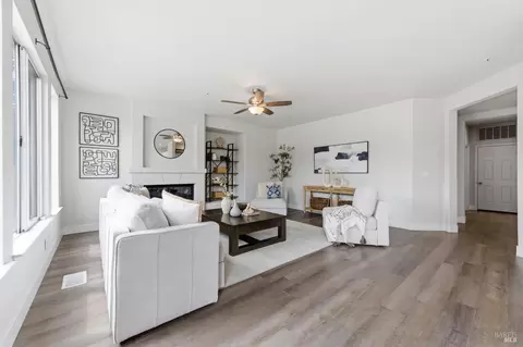 Living - 5226 Pavilion Ct, Fairfield, CA 94534 photo 3 of 3