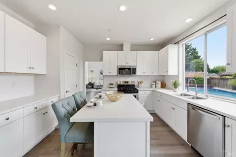 Kitchen - 5226 Pavilion Ct, Fairfield, CA 94534 photo 3 of 4